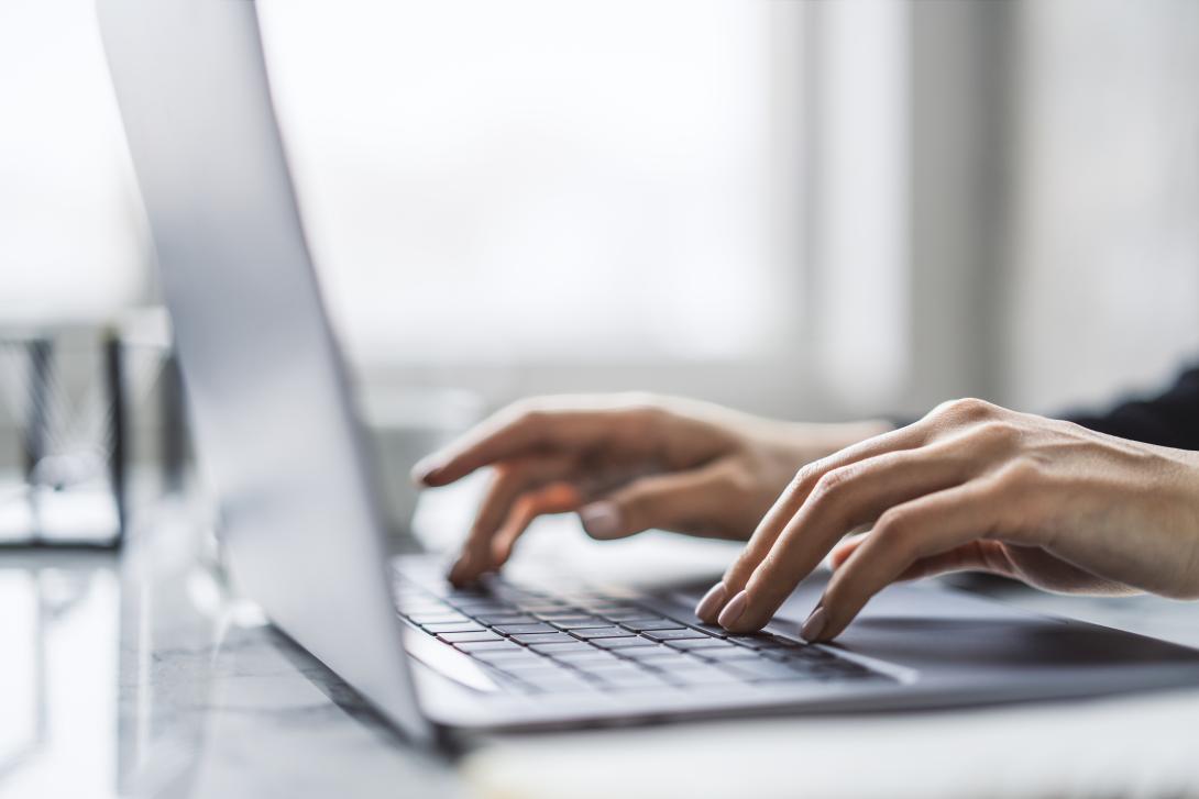 PC and hands 